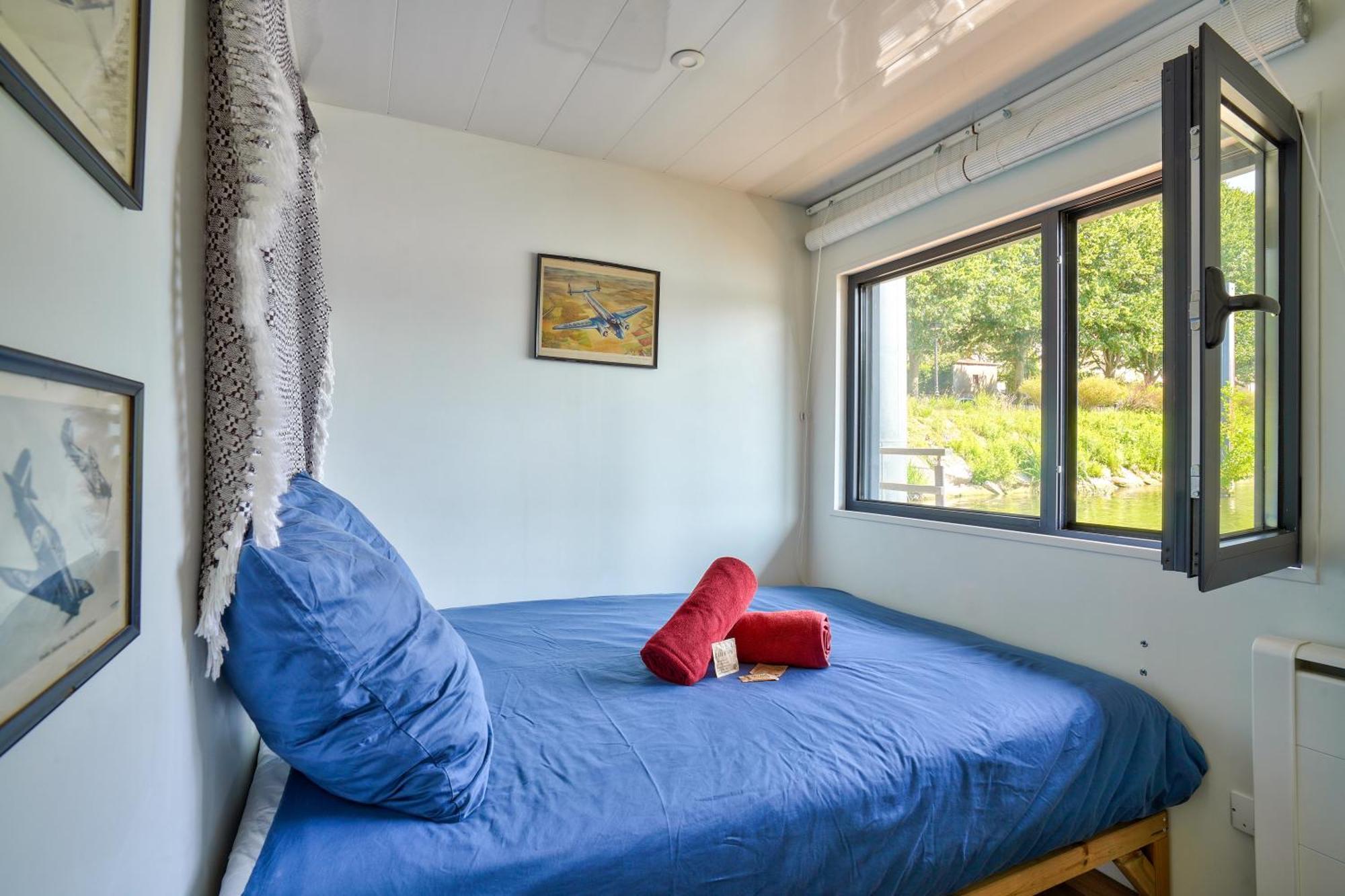 Westay House Boat. Maison Sur L'eau Hébergement de vacances