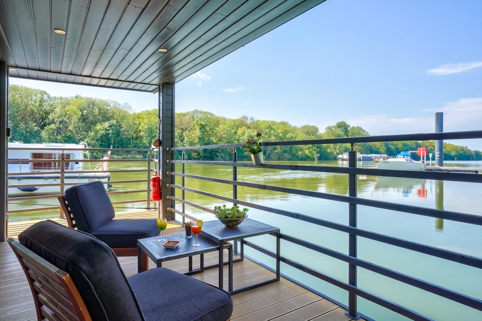 Westay House Boat. Maison Sur L'eau * Conflans-Sainte-Honorine